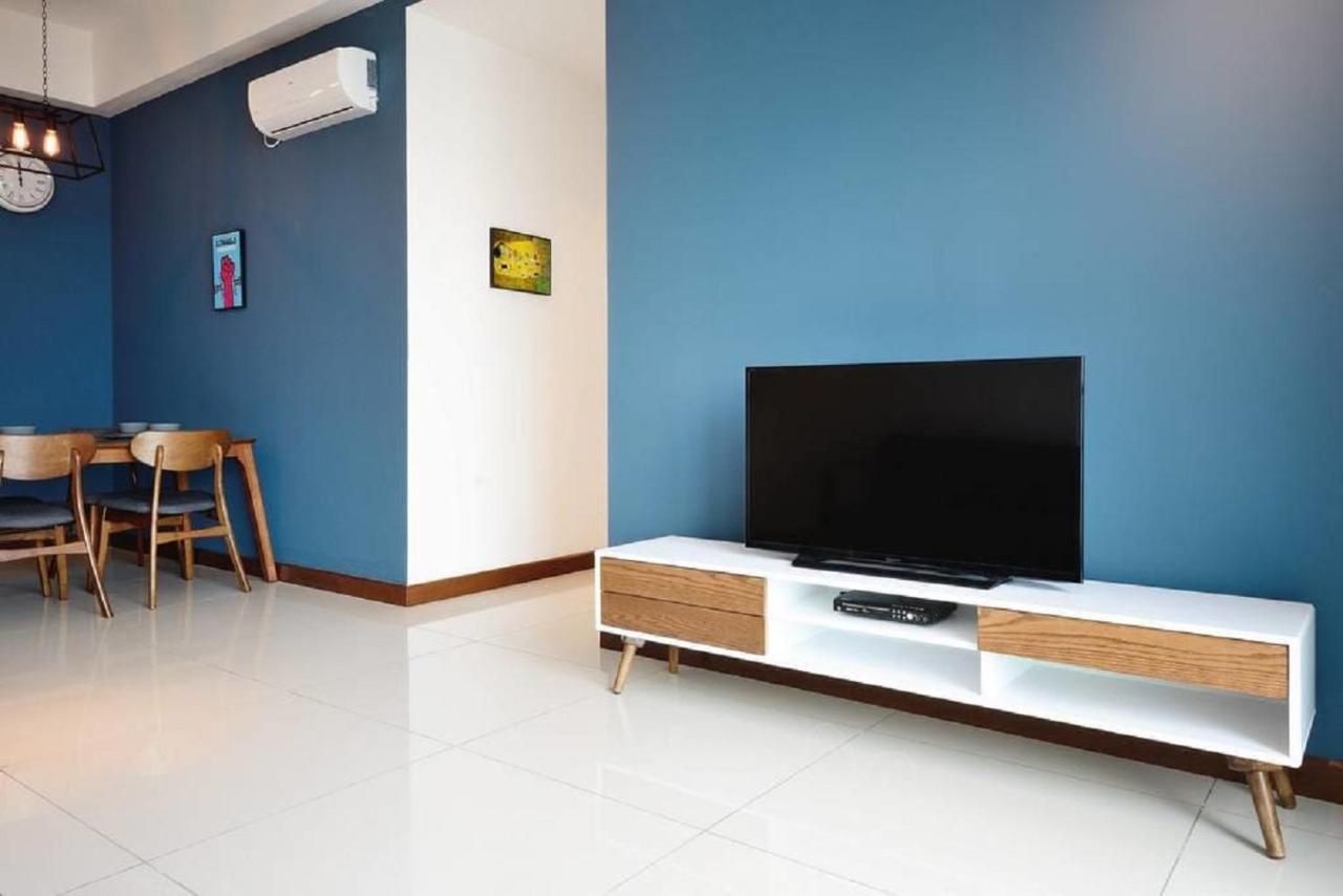 Experience The Coast - Hostahome Suites At Paragon Residence Near Downtown Johor Bahru Exterior photo
